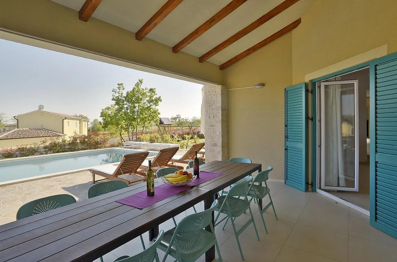 Sonnige Villa Mit Privatem Pool, Sauna, Whirlpool, Wlan, Klima Und Ein Kinderspielplatz Maruzini 0*,