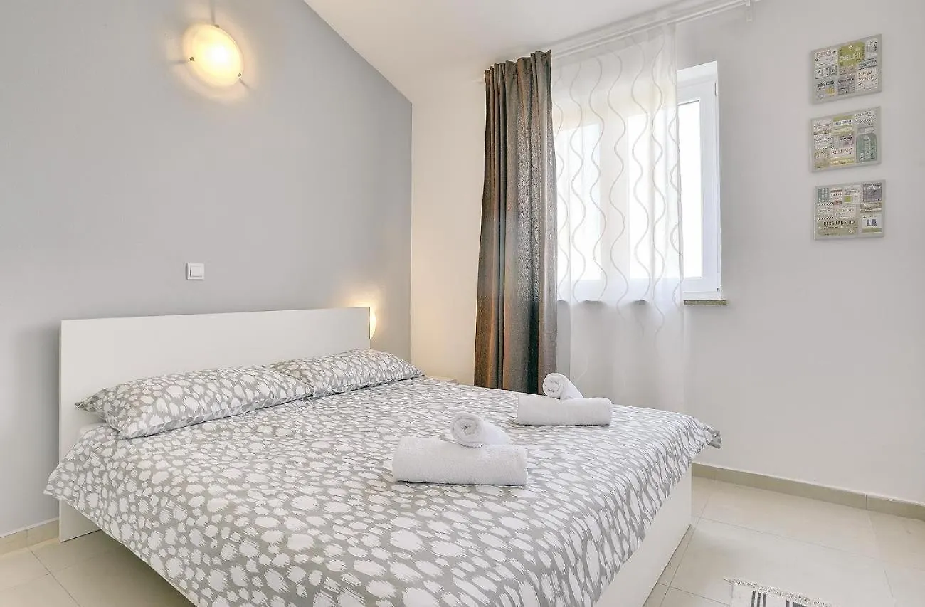 Sonnige Villa Mit Privatem Pool, Sauna, Whirlpool, Wlan, Klima Und Ein Kinderspielplatz Maruzini 0*,  Croatia