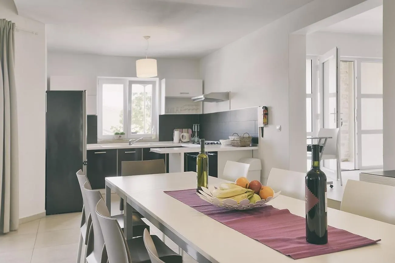 Sonnige Villa Mit Privatem Pool, Sauna, Whirlpool, Wlan, Klima Und Ein Kinderspielplatz Maruzini