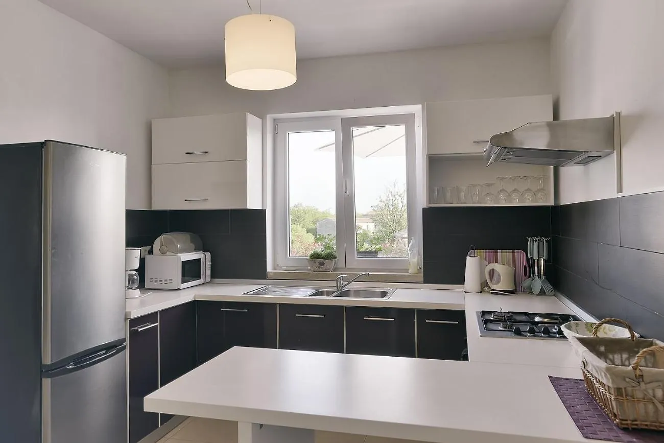 Sonnige Villa Mit Privatem Pool, Sauna, Whirlpool, Wlan, Klima Und Ein Kinderspielplatz Maruzini Croatia
