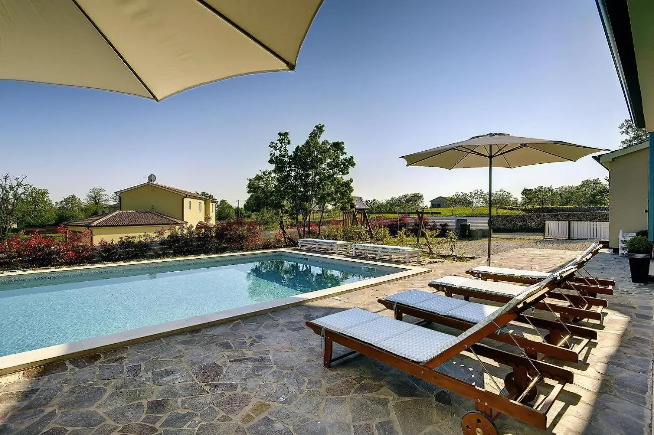 Holiday home Sonnige Villa Mit Privatem Pool, Sauna, Whirlpool, Wlan, Klima Und Ein Kinderspielplatz Maruzini